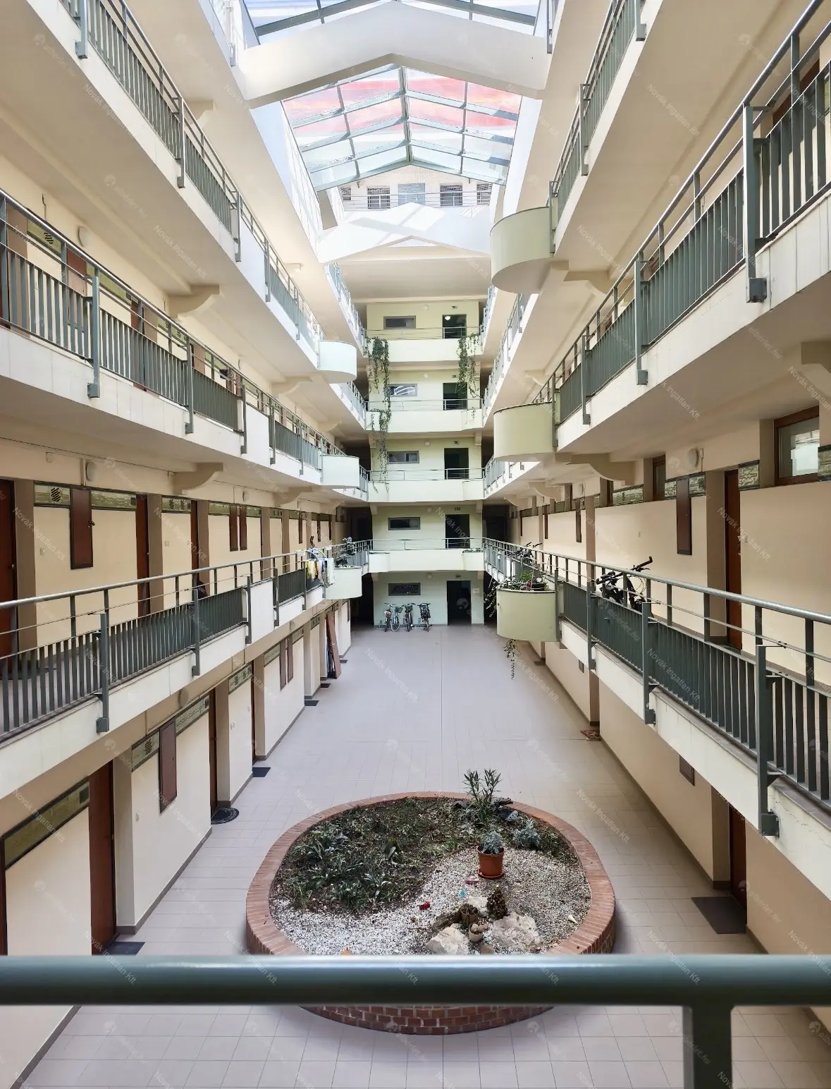 Kiadó albérlet 250000 Ft/hó áron: Budapest, XIII. kerület  Szabolcs utca. Mérete: 42 nm, 1 szobás | Alberlet.hu - 6689332