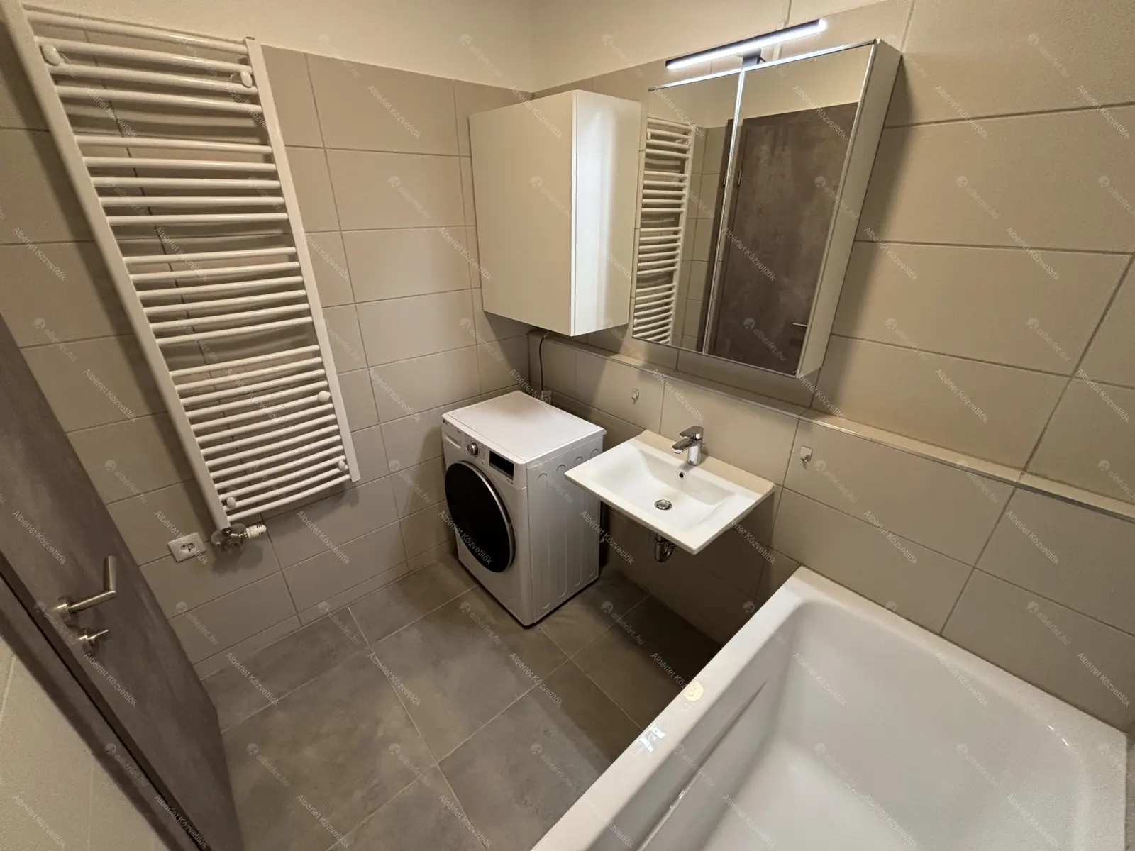 Kiadó albérlet 280000 Ft/hó áron: Budapest, XIII. kerület  Szabolcs utca. Mérete: 43 nm, 1 szobás | Alberlet.hu - 6689341