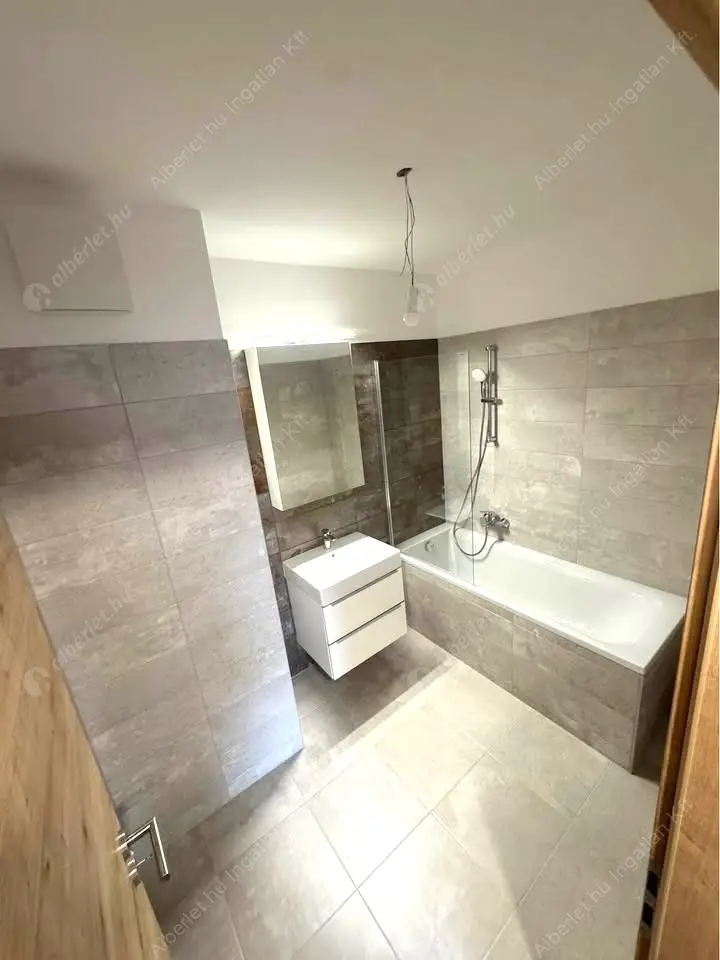 Kiadó albérlet 330000 Ft/hó áron: Budapest, XIII. kerület  Szabolcs utca. Mérete: 46 nm, 2 szobás | Alberlet.hu - 6638291