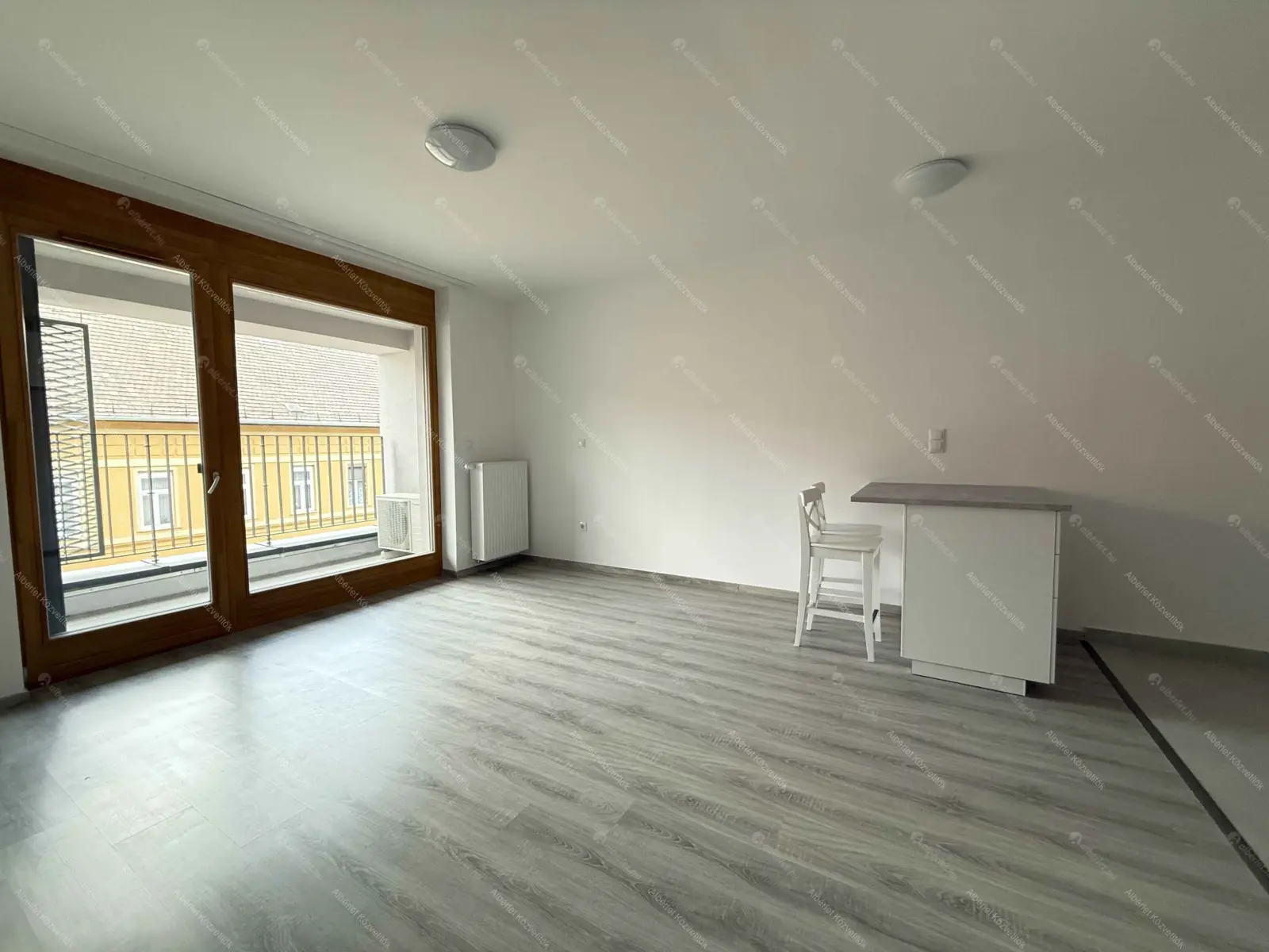 Kiadó albérlet 270000 Ft/hó áron: Budapest, XIII. kerület  Szabolcs utca. Mérete: 46 nm, 2 szobás | Alberlet.hu - 6702022