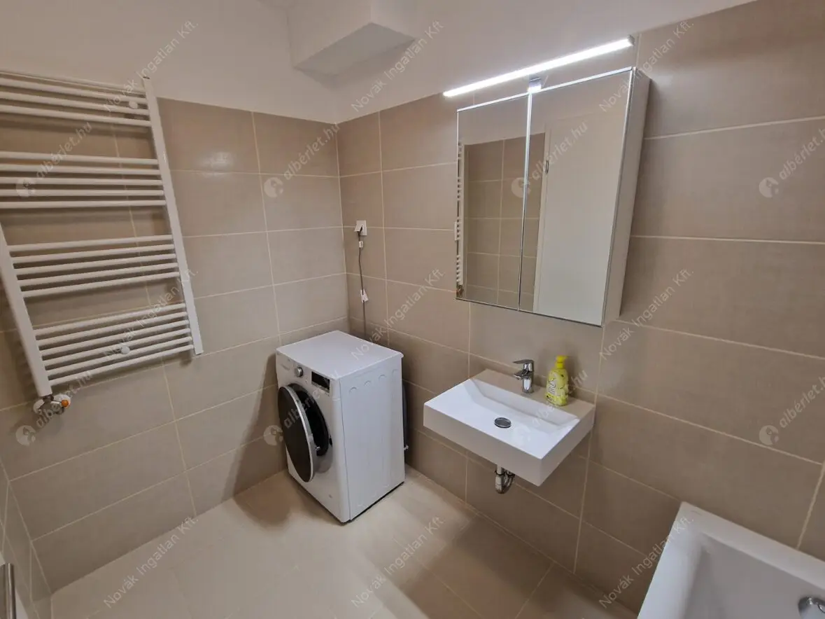 Kiadó albérlet 290000 Ft/hó áron: Budapest, XIII. kerület  Szabolcs utca. Mérete: 47 nm, 2 szobás | Alberlet.hu - 6575325