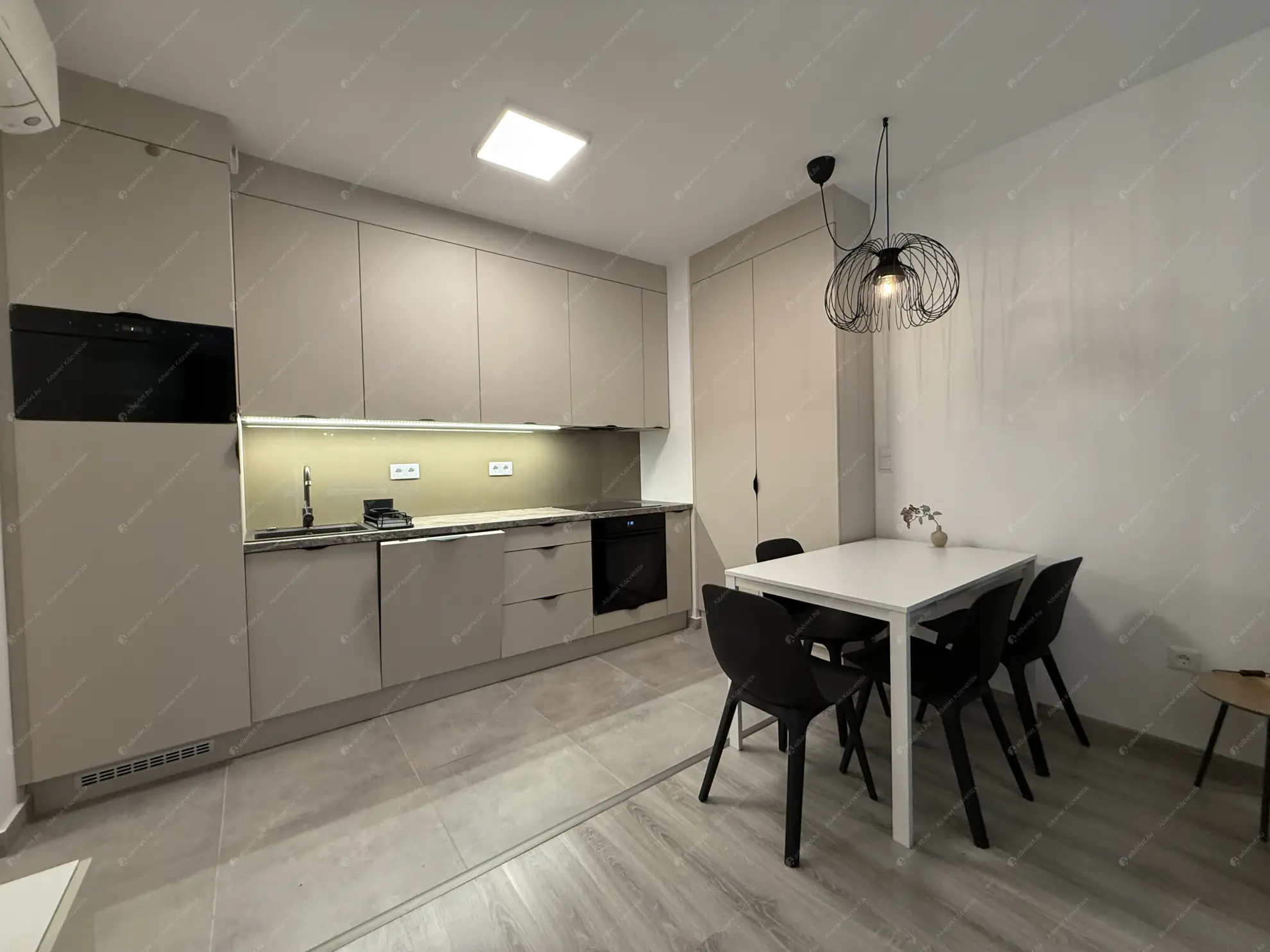 Kiadó albérlet 300000 Ft/hó áron: Budapest, XIII. kerület  Szabolcs utca. Mérete: 47 nm, 1 szobás | Alberlet.hu - 6589447