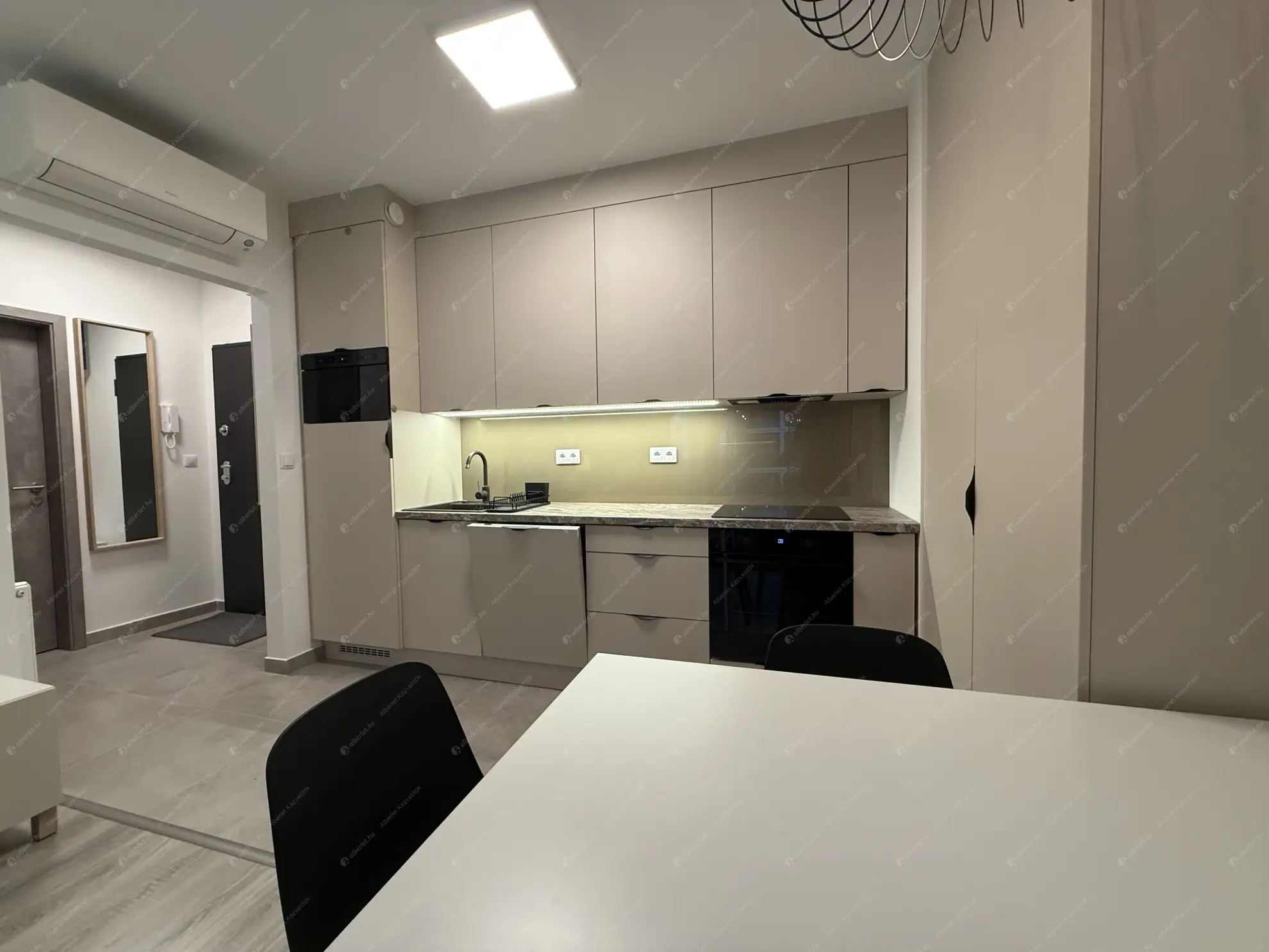 Kiadó albérlet 300000 Ft/hó áron: Budapest, XIII. kerület  Szabolcs utca. Mérete: 47 nm, 1 szobás | Alberlet.hu - 6589448