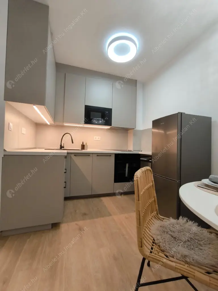 Kiadó albérlet 350000 Ft/hó áron: Budapest, XIII. kerület  Szabolcs utca. Mérete: 47 nm, 2 szobás | Alberlet.hu - 6596038