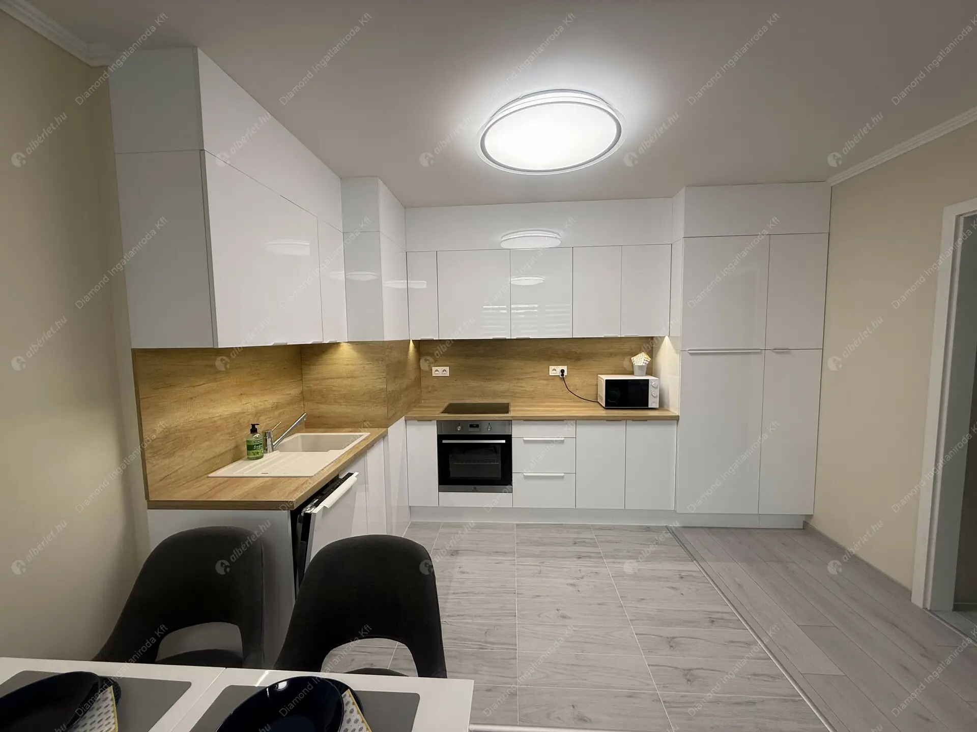 Kiadó albérlet 310000 Ft/hó áron: Budapest, XIII. kerület  Szabolcs utca. Mérete: 54 nm, 2 szobás | Alberlet.hu - 6475563