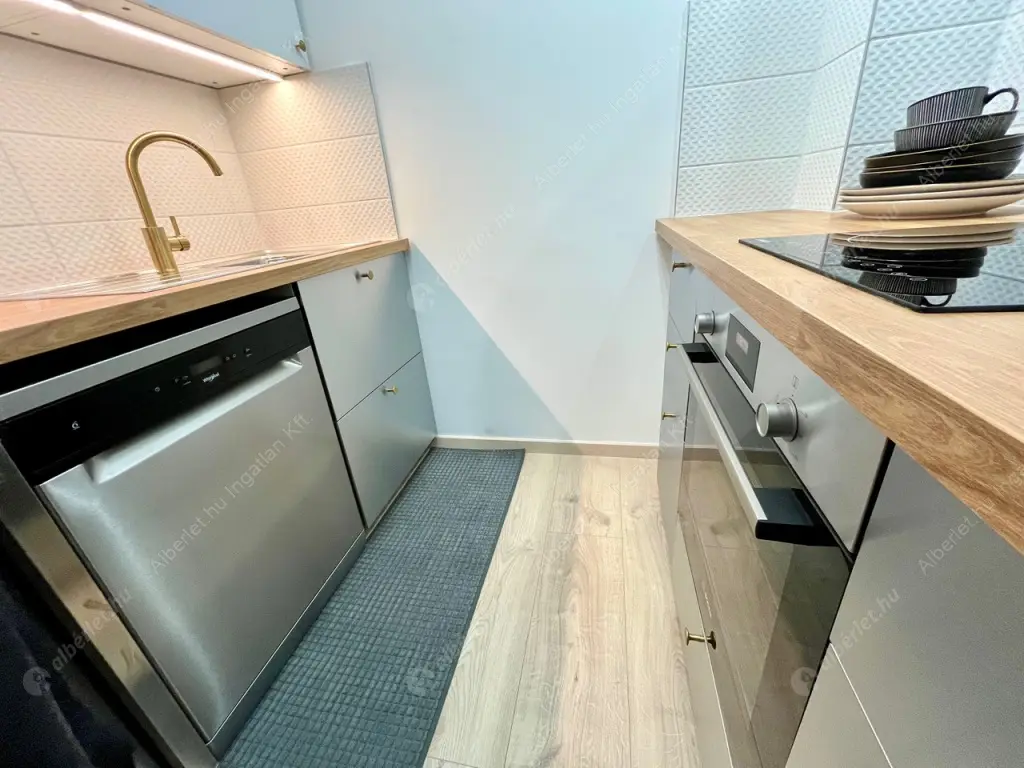 Kiadó albérlet 319000 Ft/hó áron: Budapest, XIII. kerület  Szabolcs utca. Mérete: 55 nm, 2 szobás | Alberlet.hu - 6586504