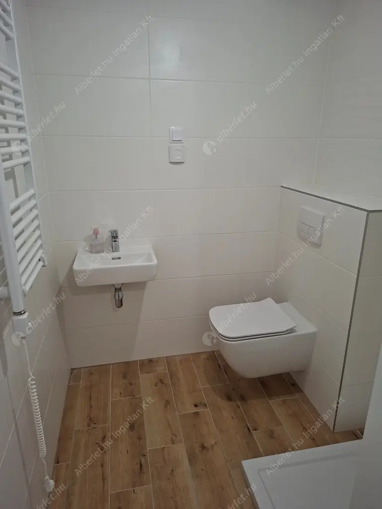 Kiadó albérlet 640000 Ft/hó áron: Budapest, XIII. kerület  Szabolcs utca. Mérete: 82 nm, 4 szobás | Alberlet.hu - 6586463