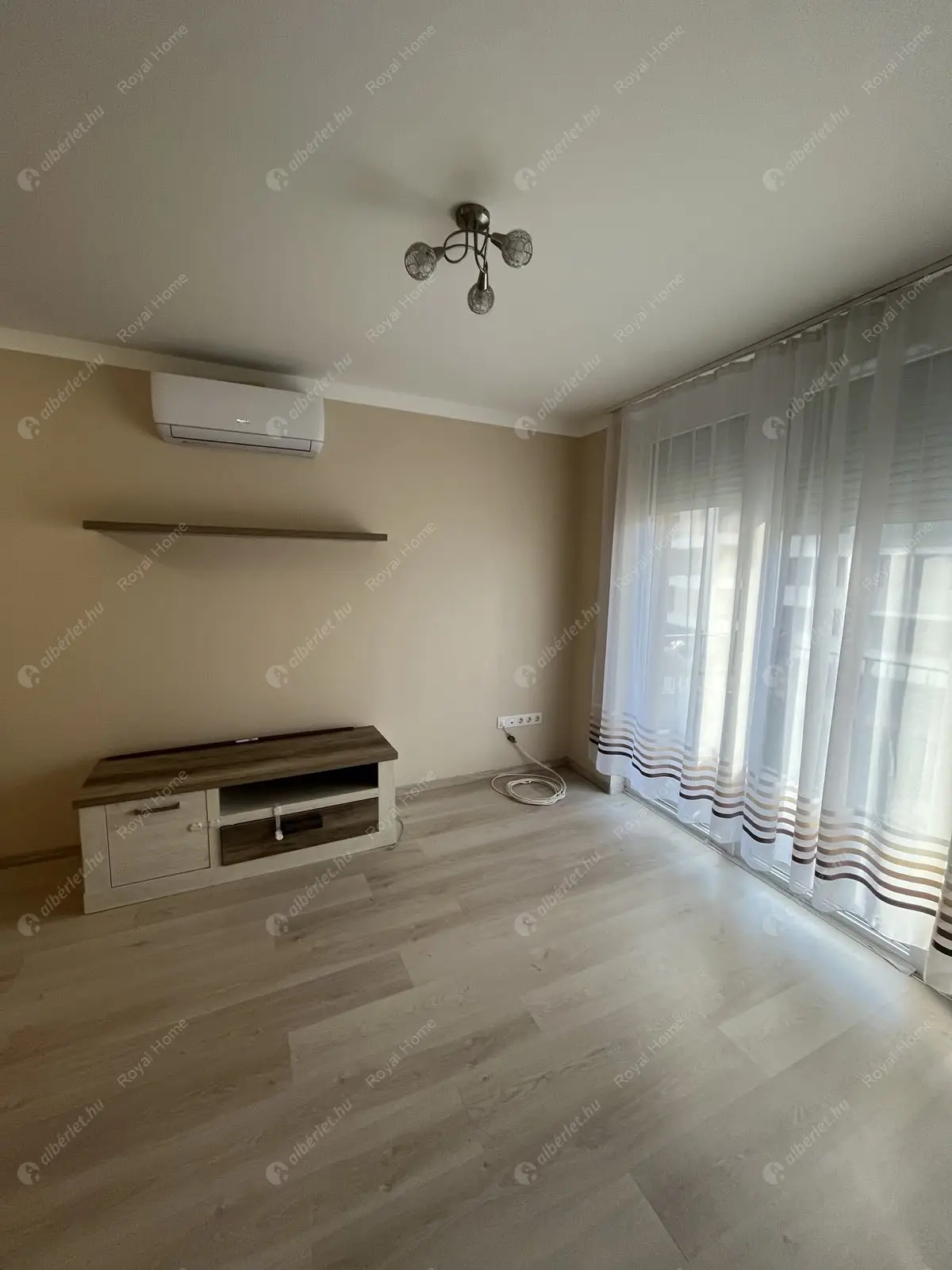 Kiadó albérlet 280000 Ft/hó áron: Budapest, XIII. kerület  Szegedi út. Mérete: 45 nm, 1 szobás | Alberlet.hu - 6616100