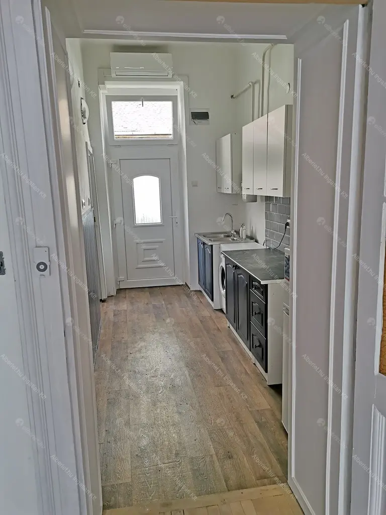 Kiadó albérlet 170000 Ft/hó áron: Budapest, XIII. kerület  Szent László út. Mérete: 30 nm, 1 szobás | Alberlet.hu - 6696041