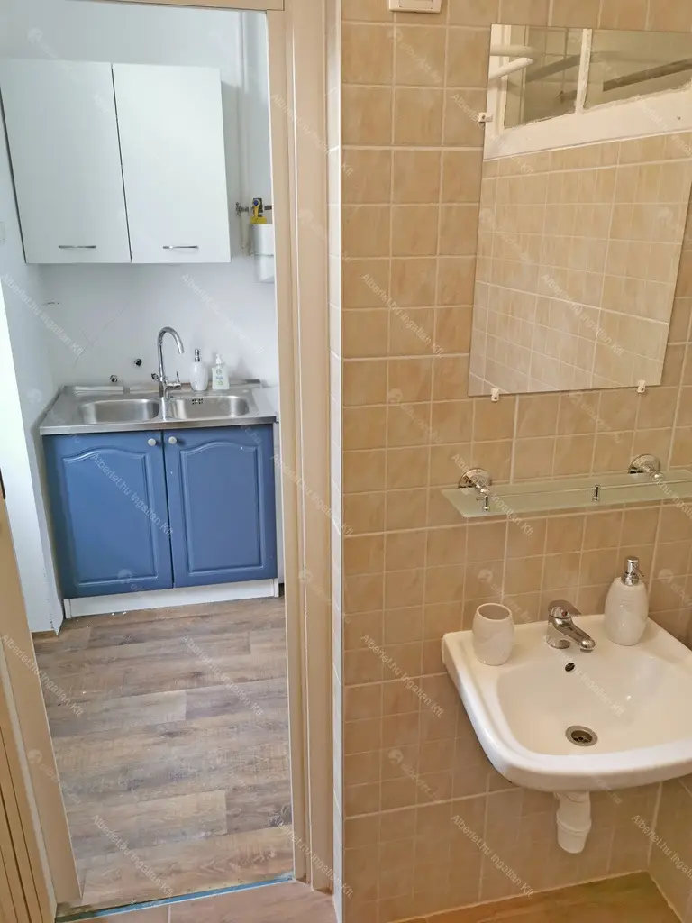 Kiadó albérlet 170000 Ft/hó áron: Budapest, XIII. kerület  Szent László út. Mérete: 30 nm, 1 szobás | Alberlet.hu - 6696047