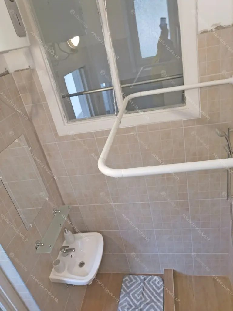 Kiadó albérlet 170000 Ft/hó áron: Budapest, XIII. kerület  Szent László út. Mérete: 30 nm, 1 szobás | Alberlet.hu - 6696053