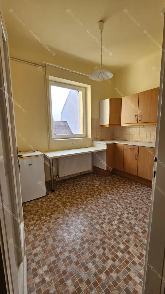 Kiadó albérlet 220000 Ft/hó áron: Budapest, XIII. kerület  Szent László út. Mérete: 40 nm, 1 szobás | Alberlet.hu - 6695626