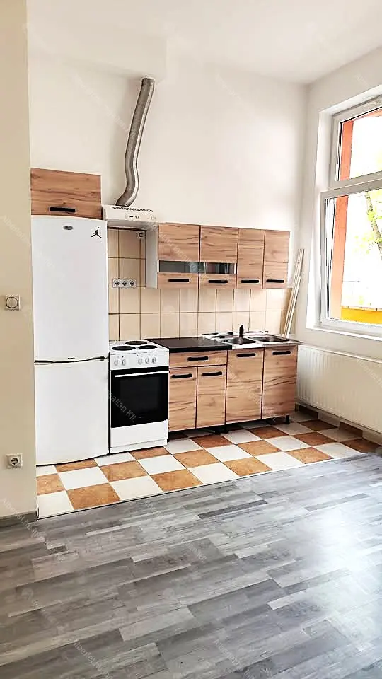 Kiadó albérlet 260000 Ft/hó áron: Budapest, XIII. kerület  Szent László út. Mérete: 57 nm, 1 szobás | Alberlet.hu - 6697197