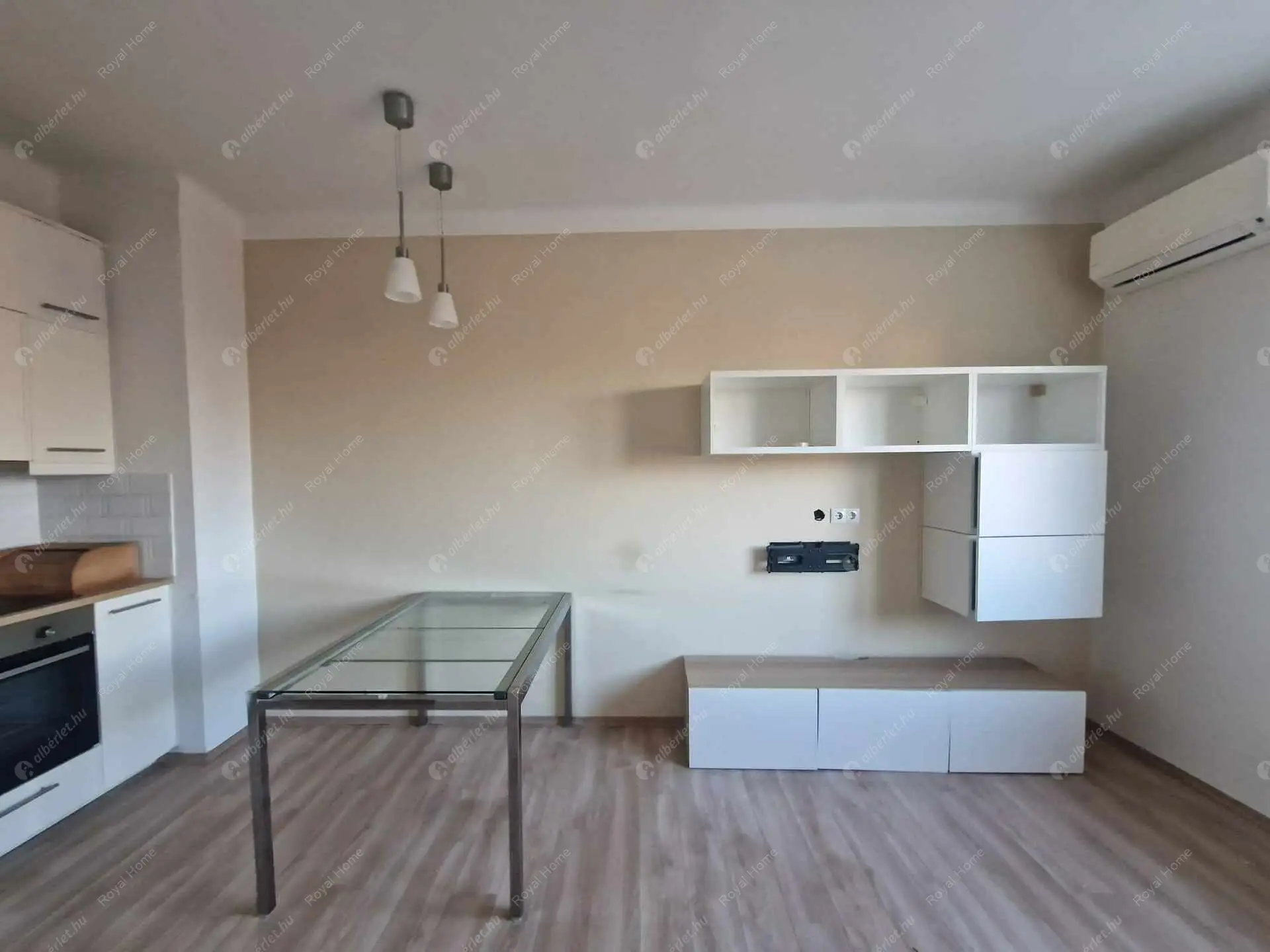 Kiadó albérlet 210000 Ft/hó áron: Budapest, XIII. kerület  Tahi utca. Mérete: 33 nm, 1 szobás | Alberlet.hu - 6165976