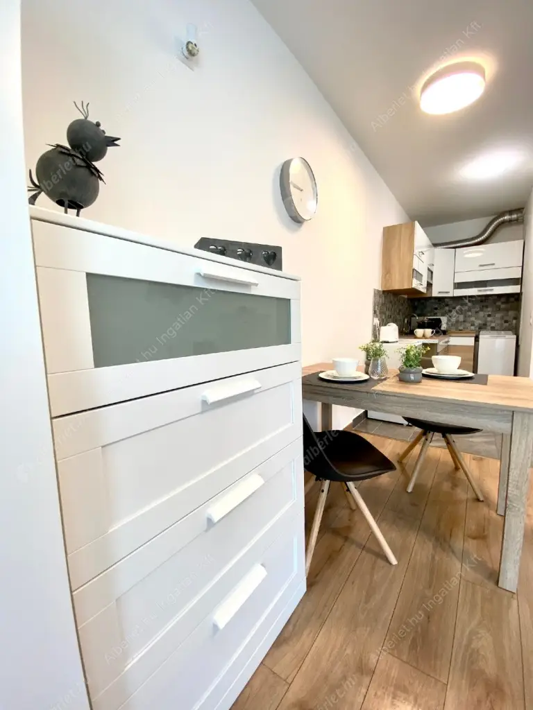 Kiadó albérlet 265000 Ft/hó áron: Budapest, XIII. kerület  Taksony utca. Mérete: 35 nm, 1 szobás | Alberlet.hu - 6582643