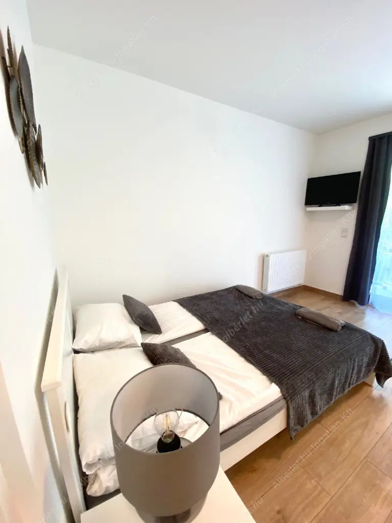 Kiadó albérlet 265000 Ft/hó áron: Budapest, XIII. kerület  Taksony utca. Mérete: 35 nm, 1 szobás | Alberlet.hu - 6582646