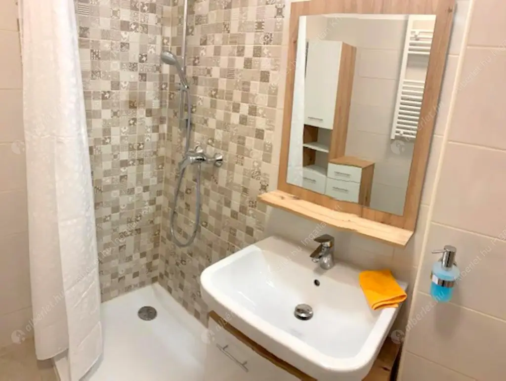 Kiadó albérlet 265000 Ft/hó áron: Budapest, XIII. kerület  Taksony utca. Mérete: 35 nm, 1 szobás | Alberlet.hu - 6583036