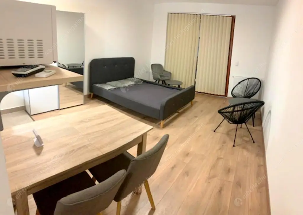 Kiadó albérlet 265000 Ft/hó áron: Budapest, XIII. kerület  Taksony utca. Mérete: 35 nm, 1 szobás | Alberlet.hu - 6583038