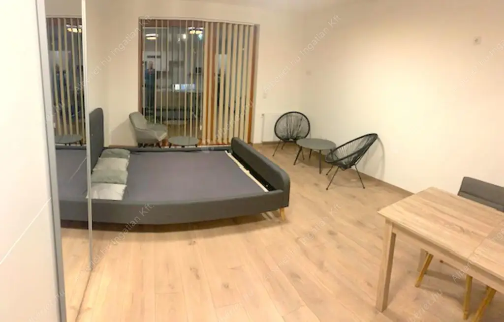 Kiadó albérlet 265000 Ft/hó áron: Budapest, XIII. kerület  Taksony utca. Mérete: 35 nm, 1 szobás | Alberlet.hu - 6624135