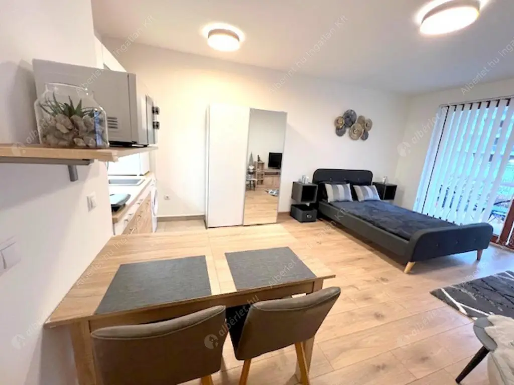 Kiadó albérlet 265000 Ft/hó áron: Budapest, XIII. kerület  Taksony utca. Mérete: 35 nm, 1 szobás | Alberlet.hu - 6638418