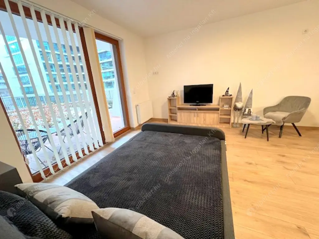 Kiadó albérlet 265000 Ft/hó áron: Budapest, XIII. kerület  Taksony utca. Mérete: 35 nm, 1 szobás | Alberlet.hu - 6638422