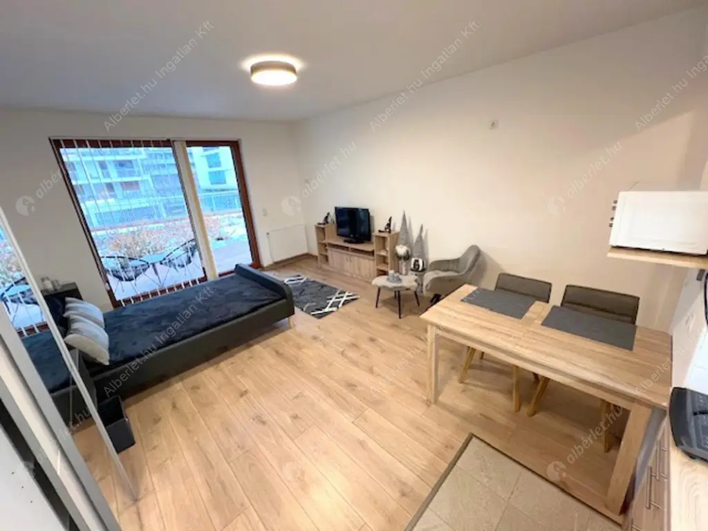 Kiadó albérlet 265000 Ft/hó áron: Budapest, XIII. kerület  Taksony utca. Mérete: 35 nm, 1 szobás | Alberlet.hu - 6638424