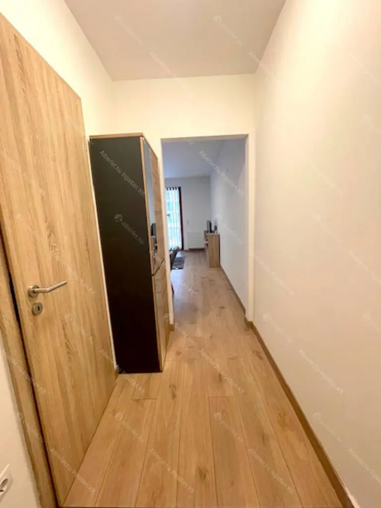 Kiadó albérlet 265000 Ft/hó áron: Budapest, XIII. kerület  Taksony utca. Mérete: 35 nm, 1 szobás | Alberlet.hu - 6652580