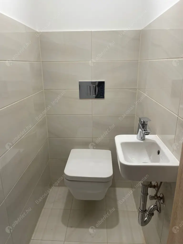 Kiadó albérlet 280000 Ft/hó áron: Budapest, XIII. kerület  Taksony utca. Mérete: 44 nm, 2 szobás | Alberlet.hu - 5375978