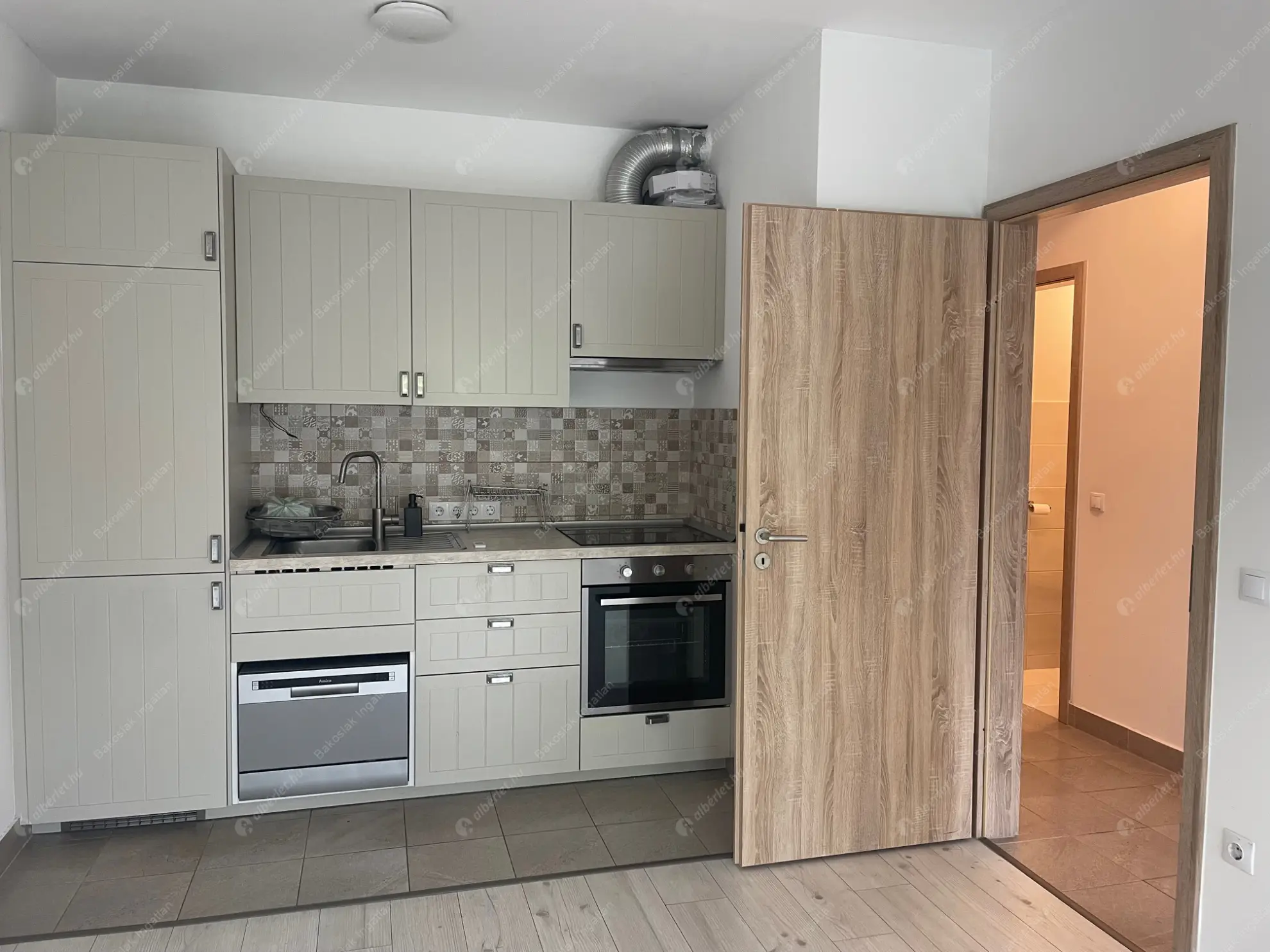 Kiadó albérlet 280000 Ft/hó áron: Budapest, XIII. kerület  Taksony utca. Mérete: 44 nm, 2 szobás | Alberlet.hu - 6547224