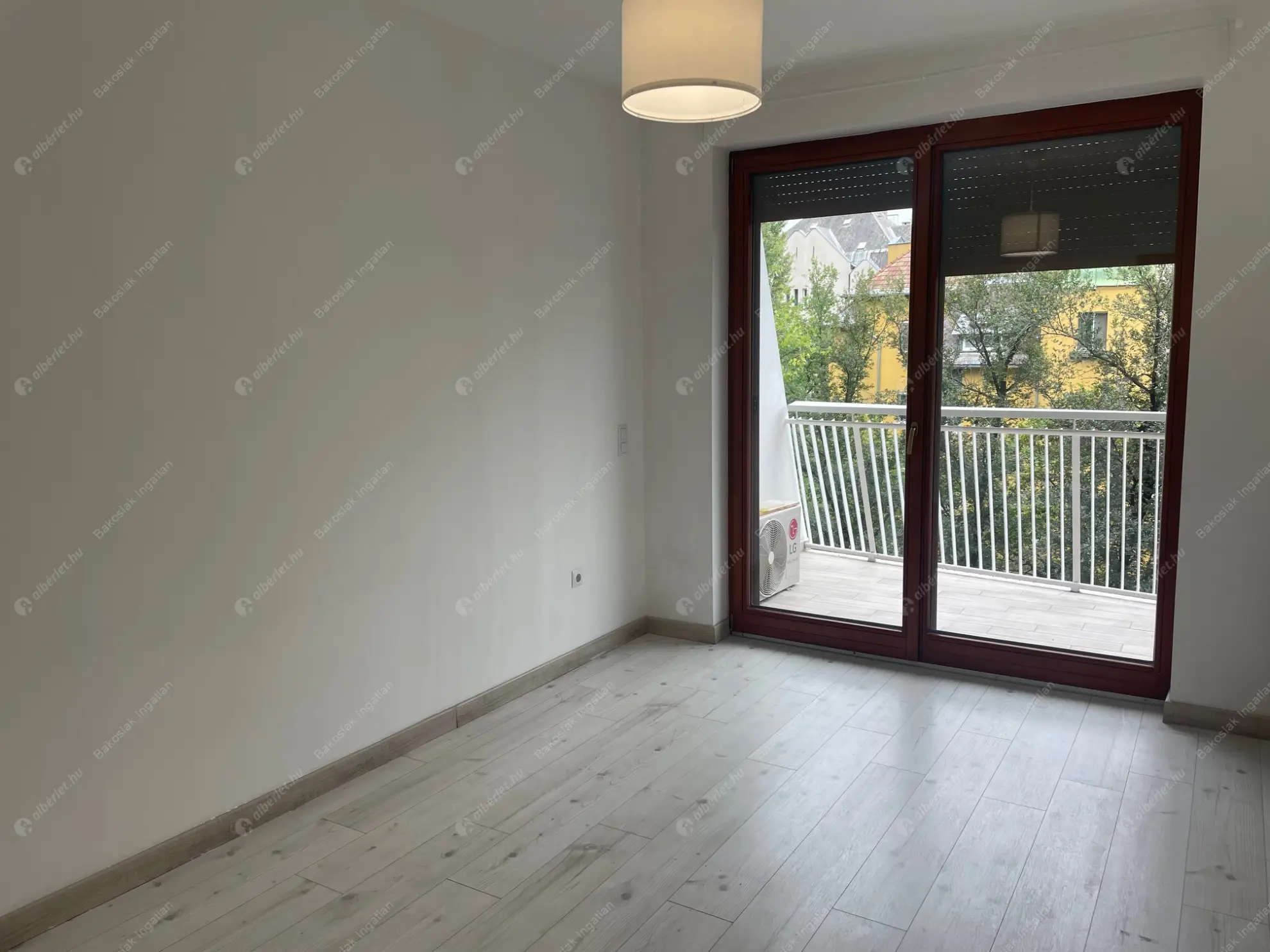 Kiadó albérlet 280000 Ft/hó áron: Budapest, XIII. kerület  Taksony utca. Mérete: 44 nm, 2 szobás | Alberlet.hu - 6547226