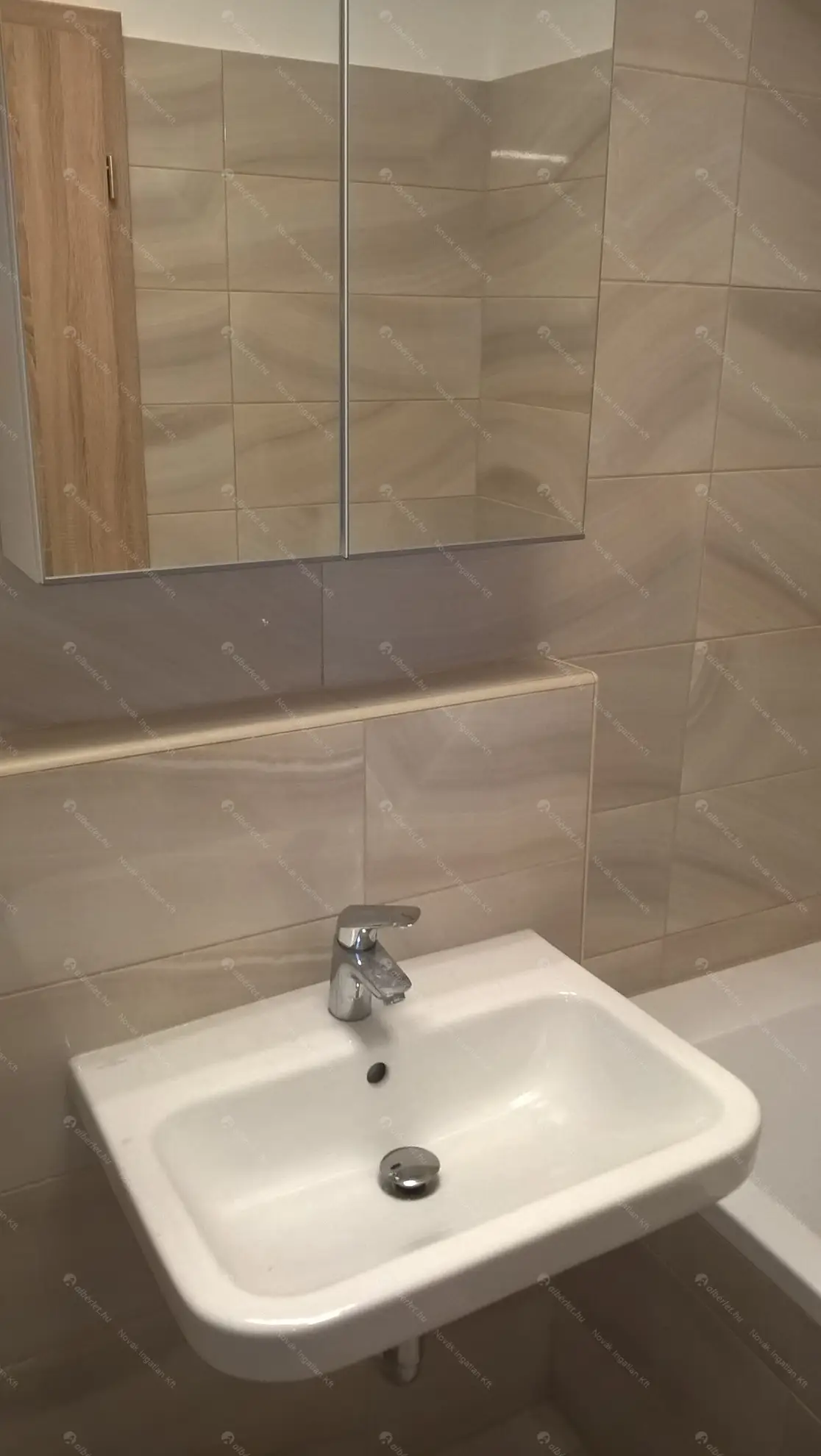 Kiadó albérlet 270000 Ft/hó áron: Budapest, XIII. kerület  Taksony utca. Mérete: 50 nm, 2 szobás | Alberlet.hu - 6562114