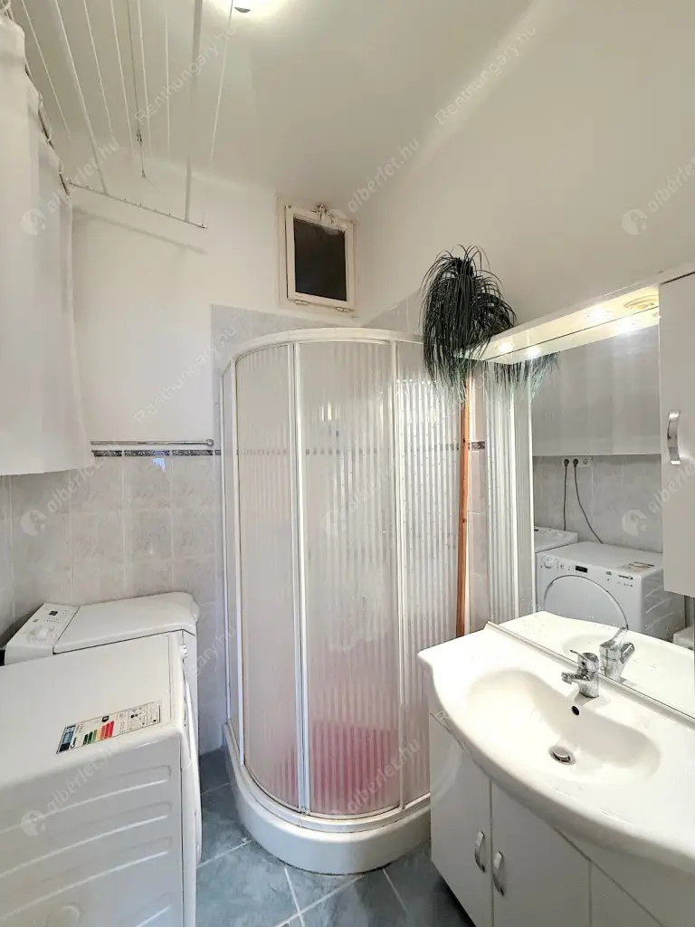 Kiadó albérlet 260000 Ft/hó áron: Budapest, XIII. kerület  Thurzó utca. Mérete: 46 nm, 2 szobás | Alberlet.hu - 6584466