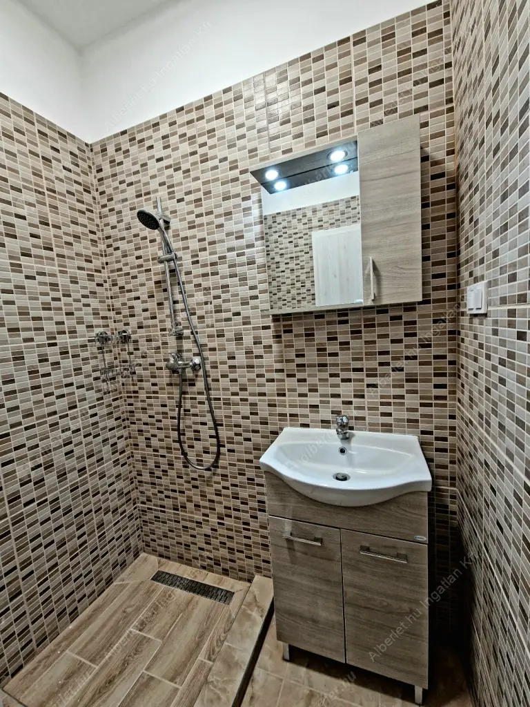 Kiadó albérlet 240000 Ft/hó áron: Budapest, XIII. kerület  Tomori köz. Mérete: 41 nm, 2 szobás | Alberlet.hu - 6579813