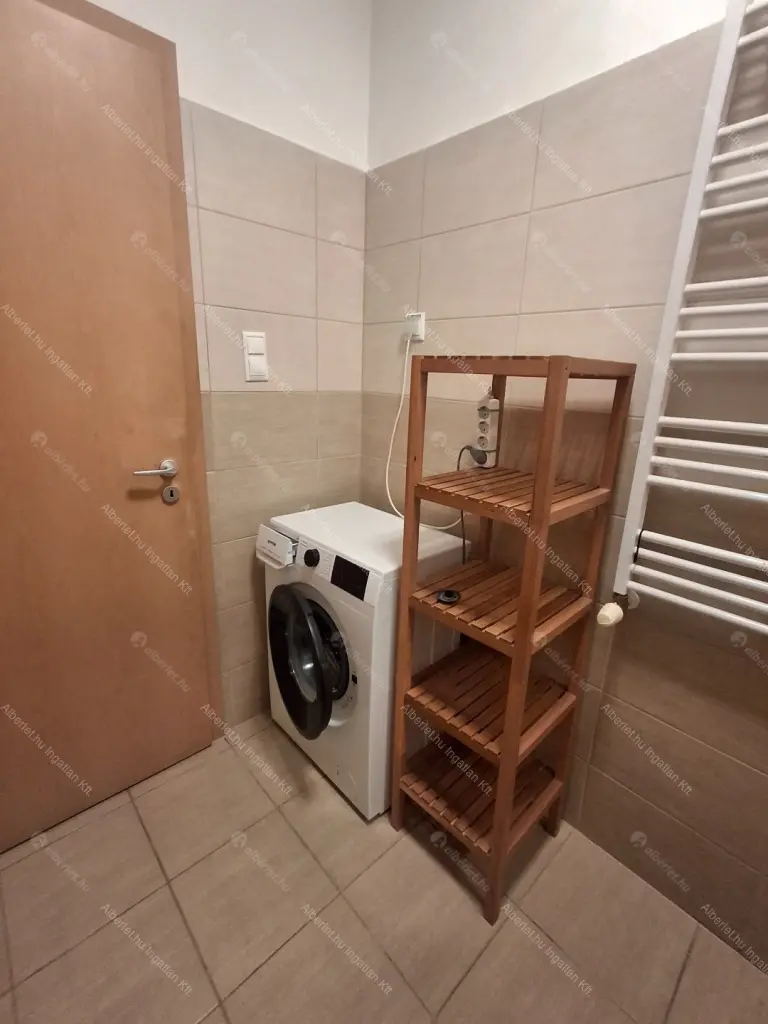 Kiadó albérlet 360000 Ft/hó áron: Budapest, XIII. kerület  Úszódaru utca. Mérete: 58 nm, 3 szobás | Alberlet.hu - 6677045