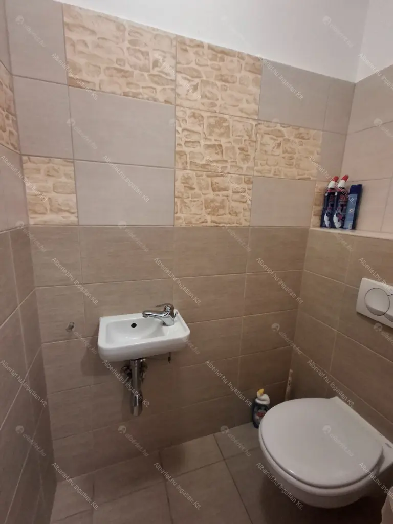 Kiadó albérlet 360000 Ft/hó áron: Budapest, XIII. kerület  Úszódaru utca. Mérete: 58 nm, 3 szobás | Alberlet.hu - 6677046