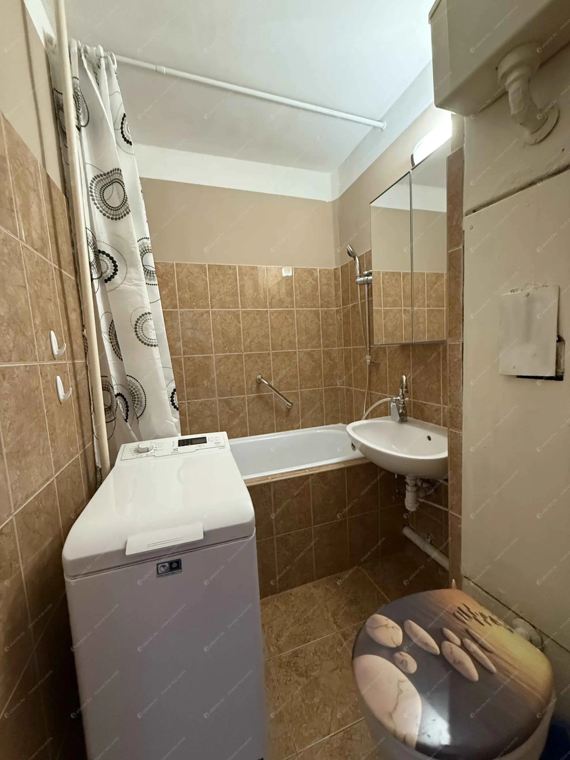 Kiadó albérlet 190000 Ft/hó áron: Budapest, XIII. kerület  Üteg utca. Mérete: 35 nm, 1 szobás | Alberlet.hu - 6631504