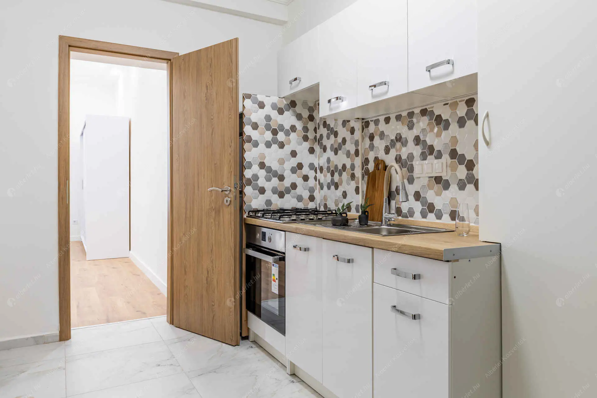 Kiadó albérlet 250000 Ft/hó áron: Budapest, XIII. kerület  Váci út. Mérete: 42 nm, 2 szobás | Alberlet.hu - 6589334