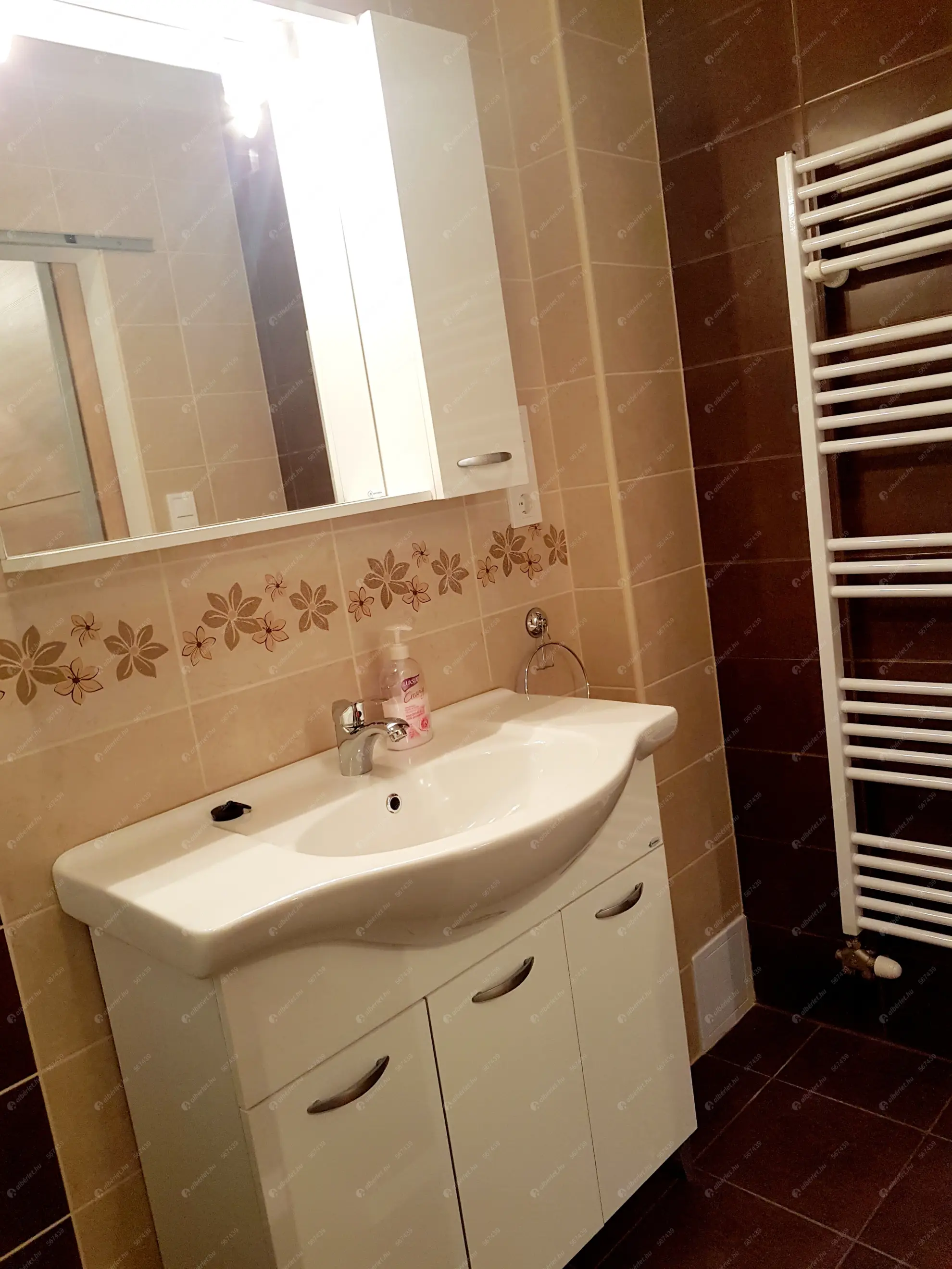 Kiadó albérlet 250000 Ft/hó áron: Budapest, XIII. kerület  Váci út. Mérete: 45 nm, 2 szobás | Alberlet.hu - 6582506