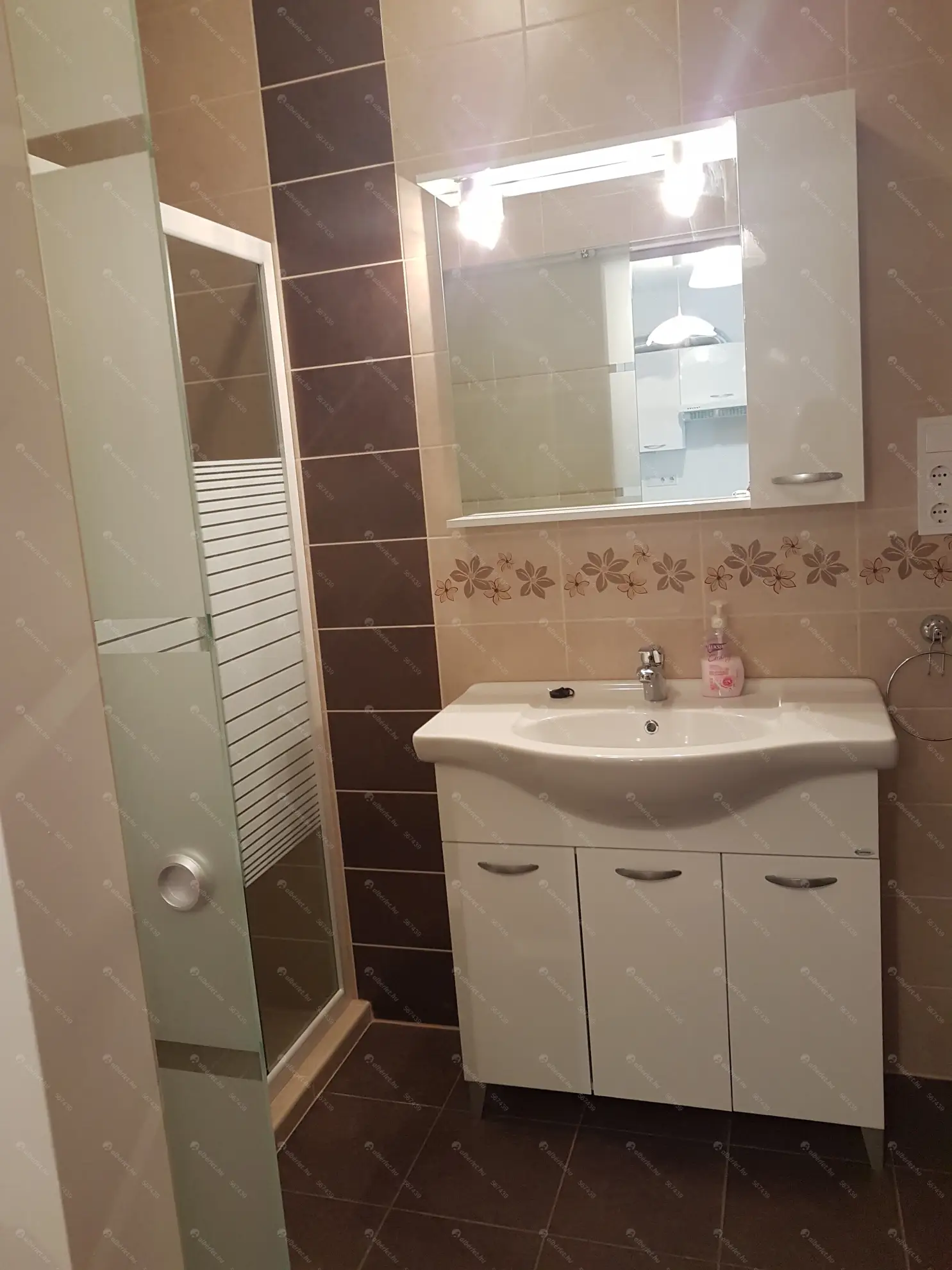 Kiadó albérlet 250000 Ft/hó áron: Budapest, XIII. kerület  Váci út. Mérete: 45 nm, 2 szobás | Alberlet.hu - 6582510