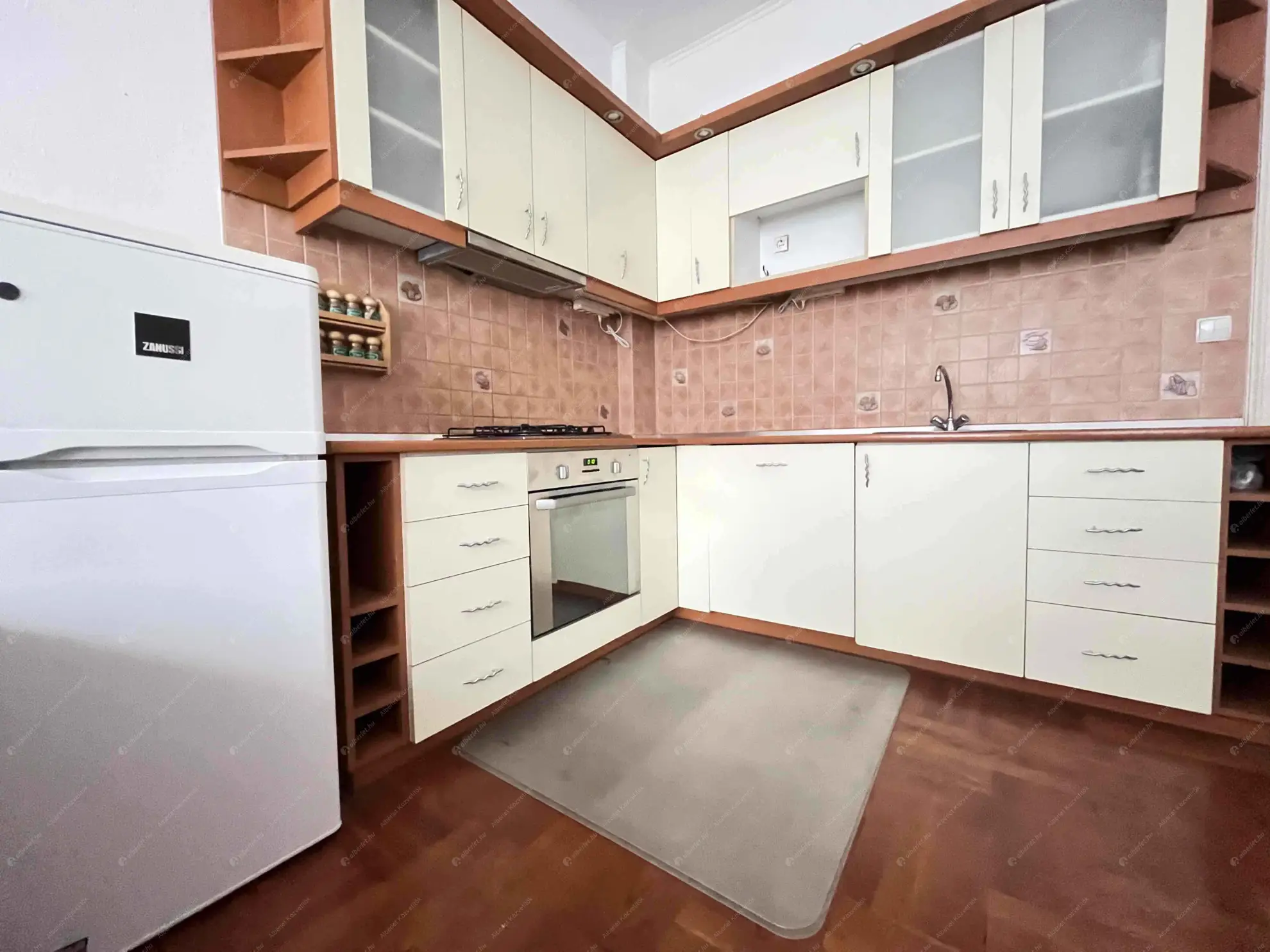 Kiadó albérlet 240000 Ft/hó áron: Budapest, XIII. kerület  Váci út. Mérete: 47 nm, 2 szobás | Alberlet.hu - 6592731