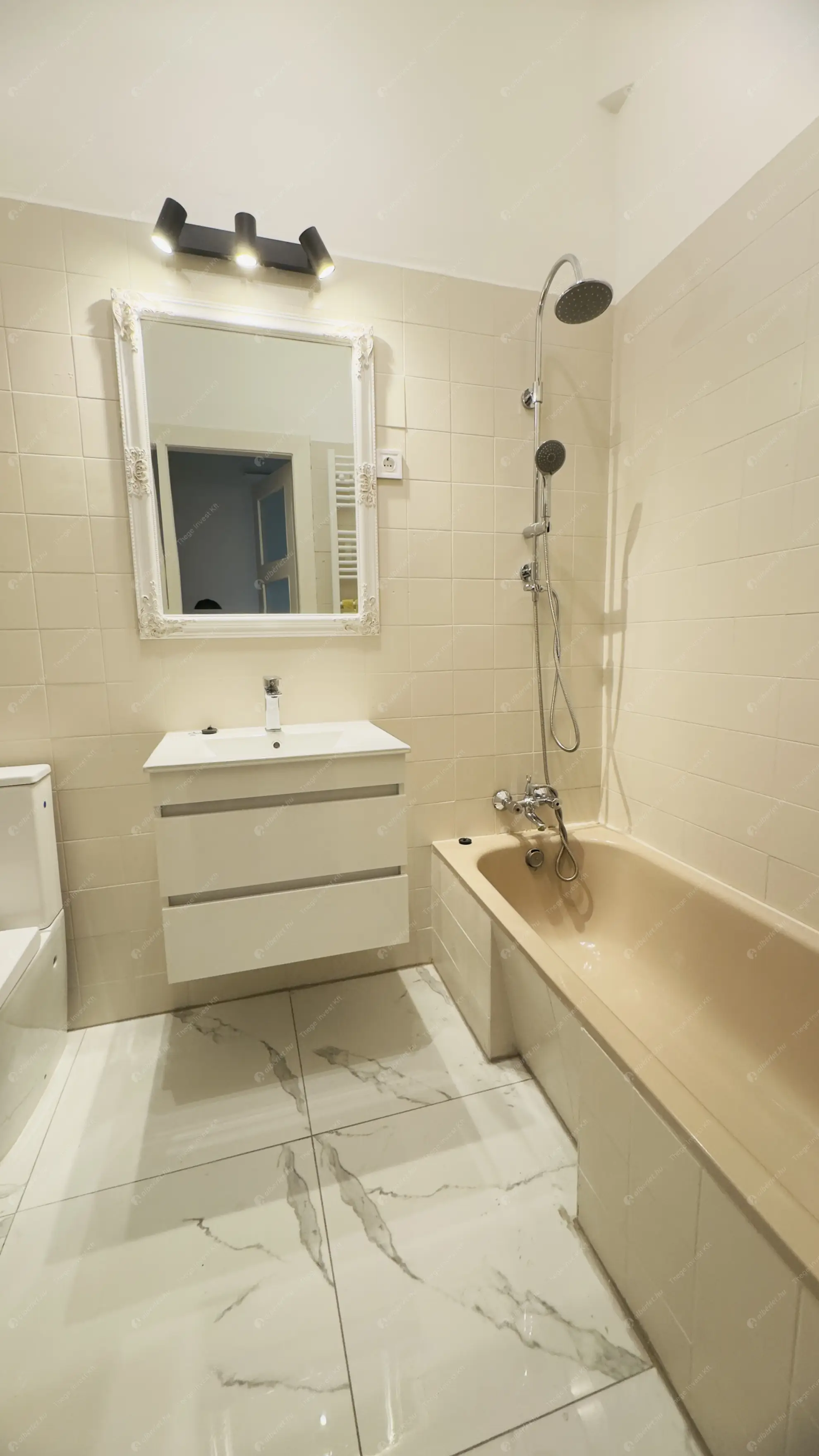 Kiadó albérlet 370000 Ft/hó áron: Budapest, XIII. kerület  Váci út. Mérete: 54 nm, 3 szobás | Alberlet.hu - 6569148