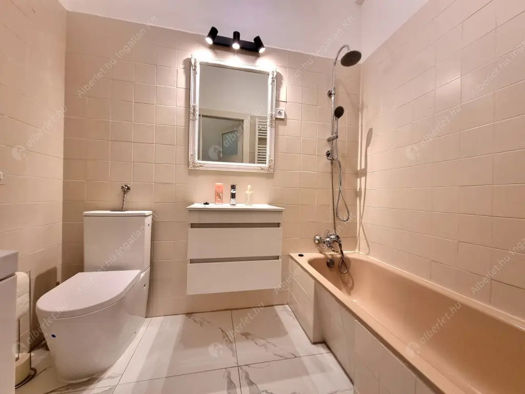 Kiadó albérlet 370000 Ft/hó áron: Budapest, XIII. kerület  Váci út. Mérete: 54 nm, 2 szobás | Alberlet.hu - 6570971