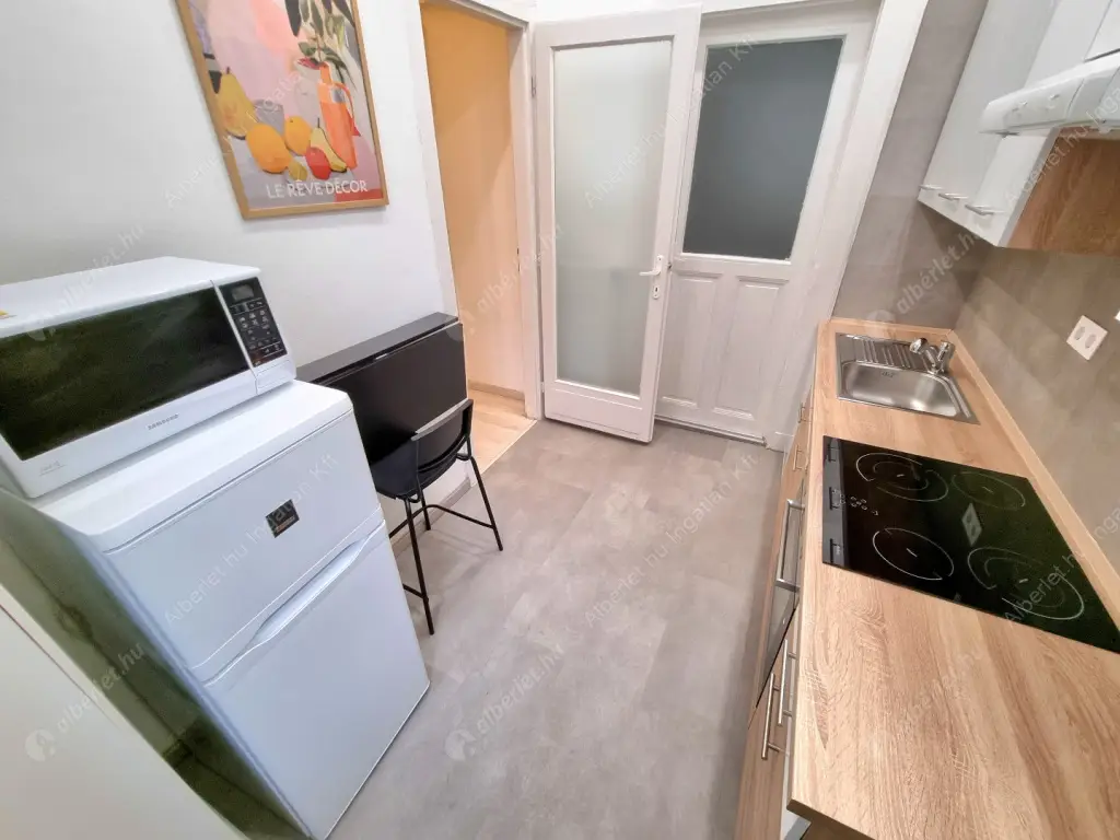 Kiadó albérlet 370000 Ft/hó áron: Budapest, XIII. kerület  Váci út. Mérete: 54 nm, 2 szobás | Alberlet.hu - 6570976