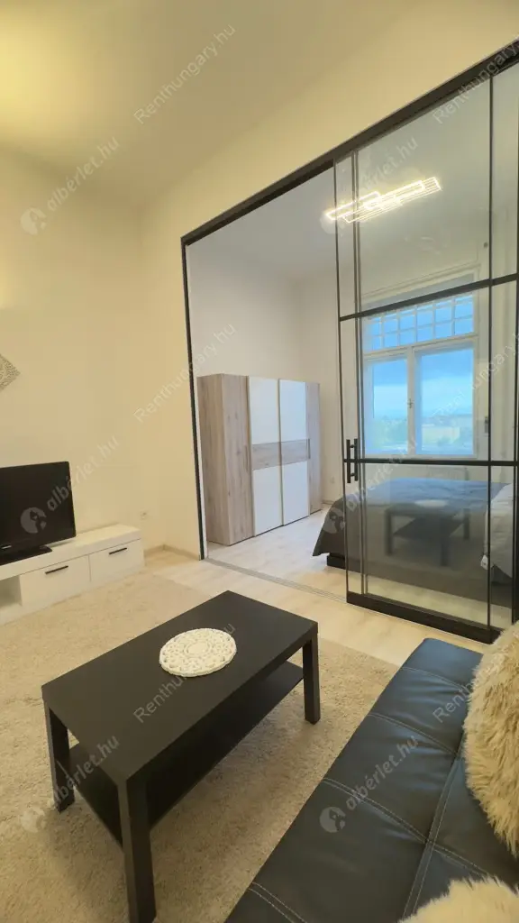 Kiadó albérlet 370000 Ft/hó áron: Budapest, XIII. kerület  Váci út. Mérete: 54 nm, 2 szobás | Alberlet.hu - 6574487