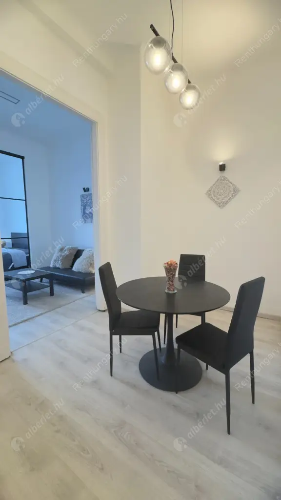 Kiadó albérlet 370000 Ft/hó áron: Budapest, XIII. kerület  Váci út. Mérete: 54 nm, 2 szobás | Alberlet.hu - 6574490