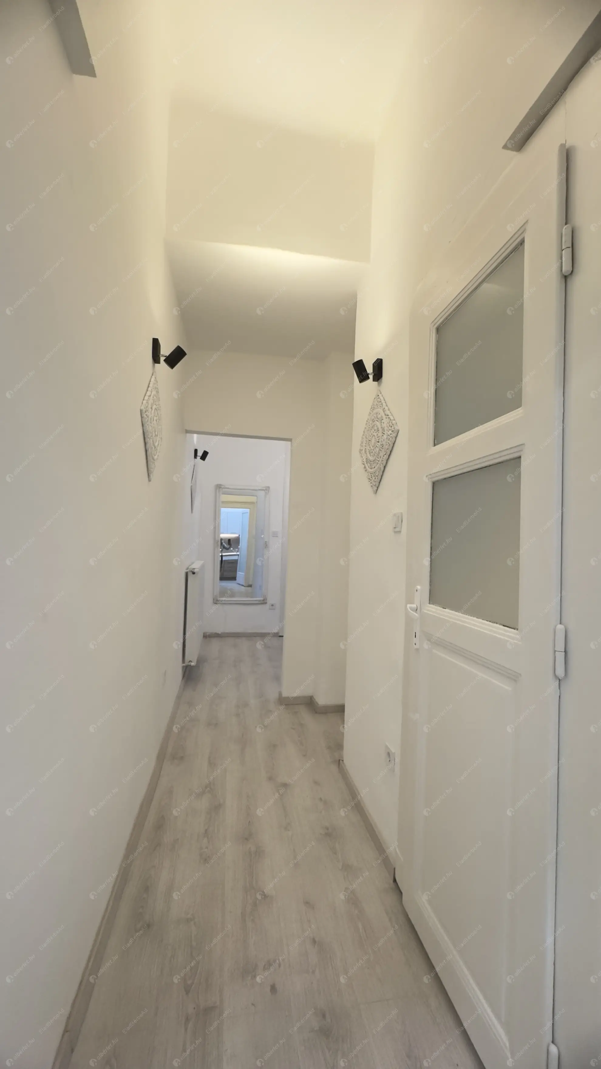 Kiadó albérlet 370000 Ft/hó áron: Budapest, XIII. kerület  Váci út. Mérete: 54 nm, 2 szobás | Alberlet.hu - 6569242