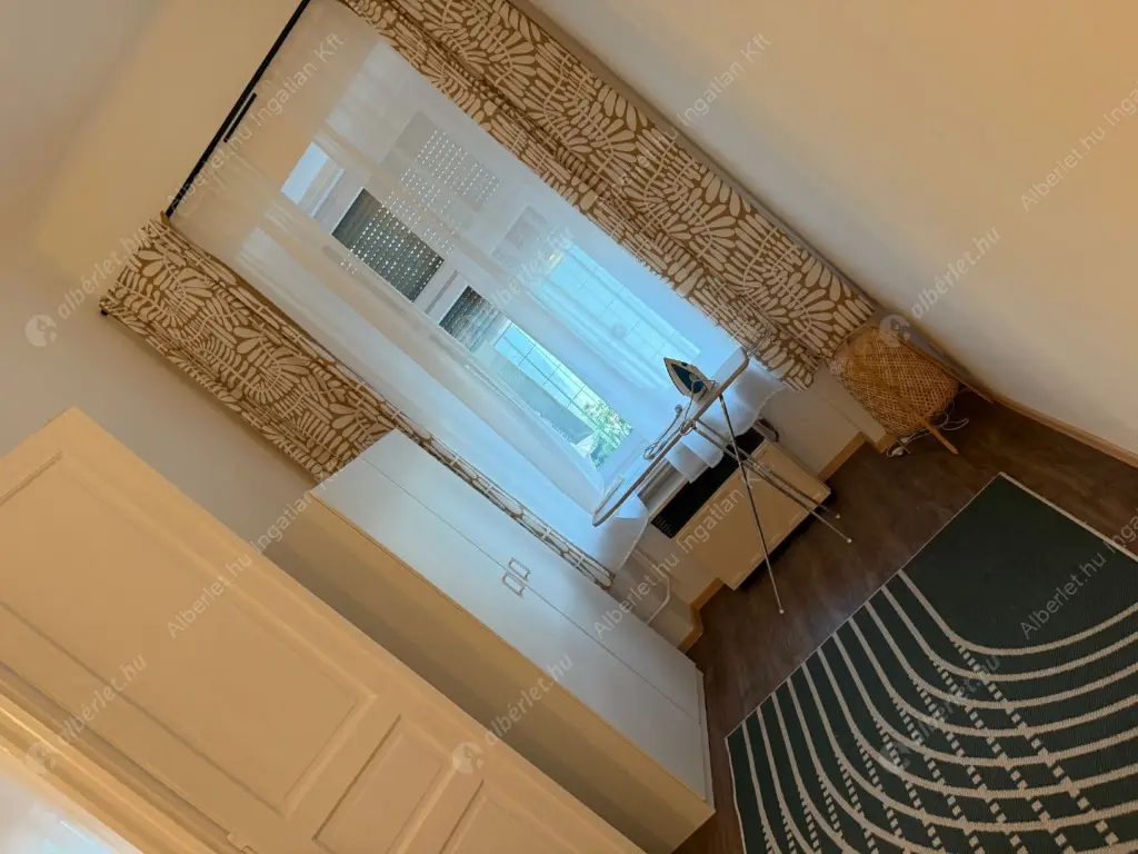 Kiadó albérlet 350000 Ft/hó áron: Budapest, XIII. kerület  Váci út. Mérete: 64 nm, 2 szobás | Alberlet.hu - 6585735