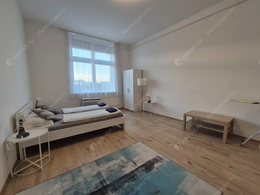 Kiadó albérlet 279000 Ft/hó áron: Budapest, XIII. kerület  Váci út. Mérete: 75 nm, 2 szobás | Alberlet.hu - 6549453