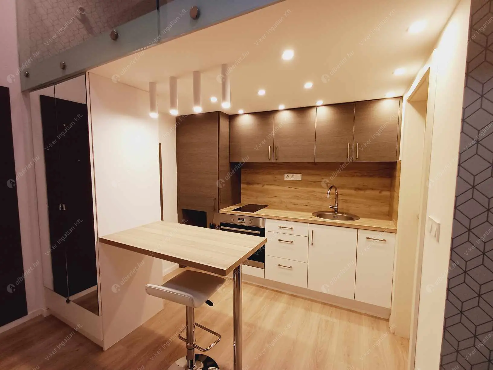 Kiadó albérlet 180000 Ft/hó áron: Budapest, XIII. kerület  Visegrádi utca. Mérete: 20 nm, 1 szobás | Alberlet.hu - 6207620