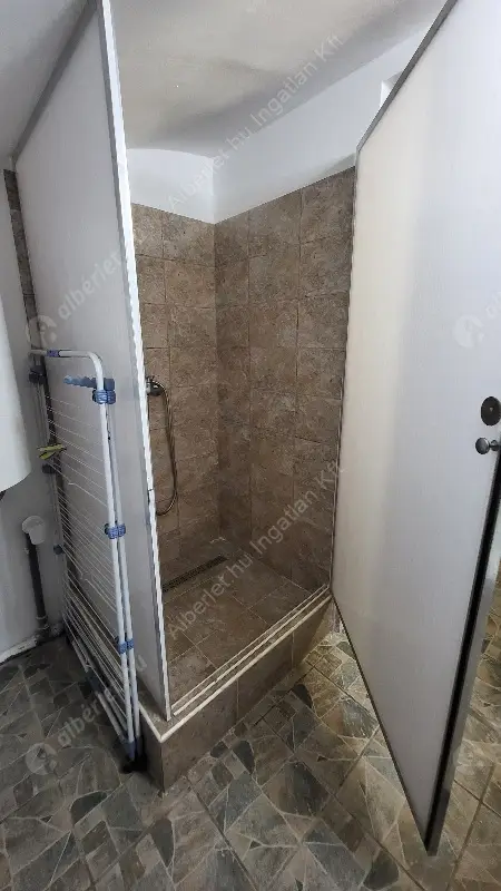 Kiadó albérlet 150000 Ft/hó áron: Budapest, XIII. kerület  Visegrádi utca. Mérete: 35 nm, 1 szobás | Alberlet.hu - 6591009